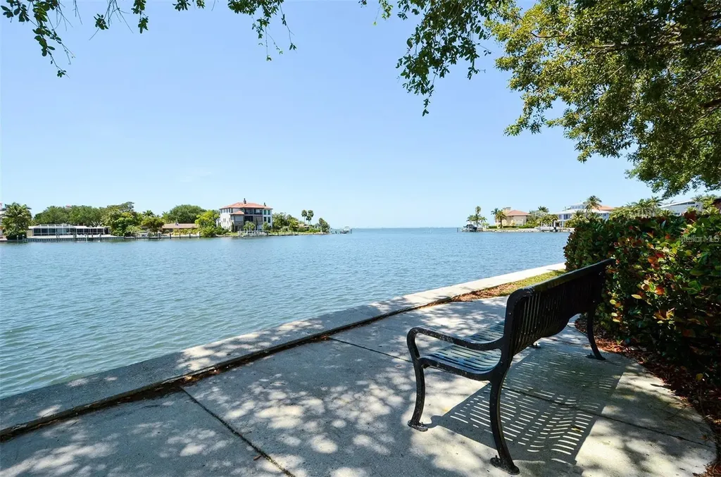 4925 Remington Drive Sarasota FL 34234