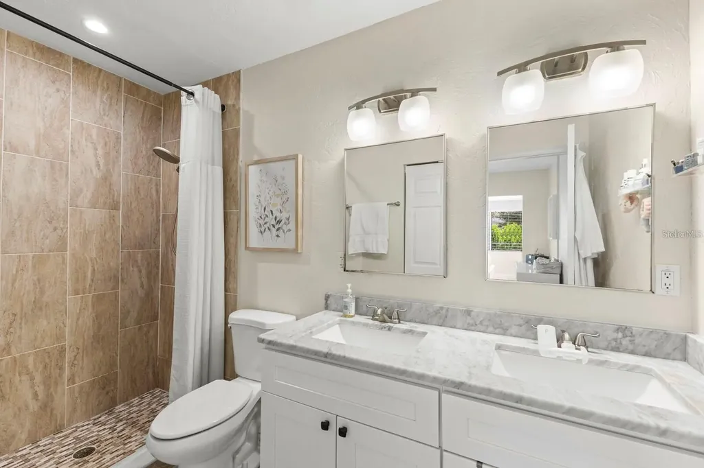 4925 Remington Drive Sarasota FL 34234
