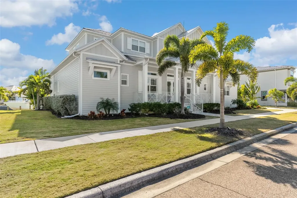 708 Pinckney Drive Apollo Beach FL 33572