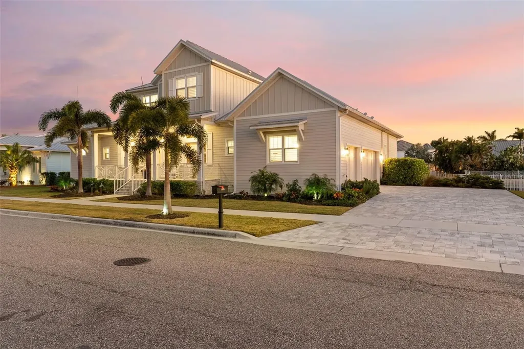 708 Pinckney Drive Apollo Beach FL 33572