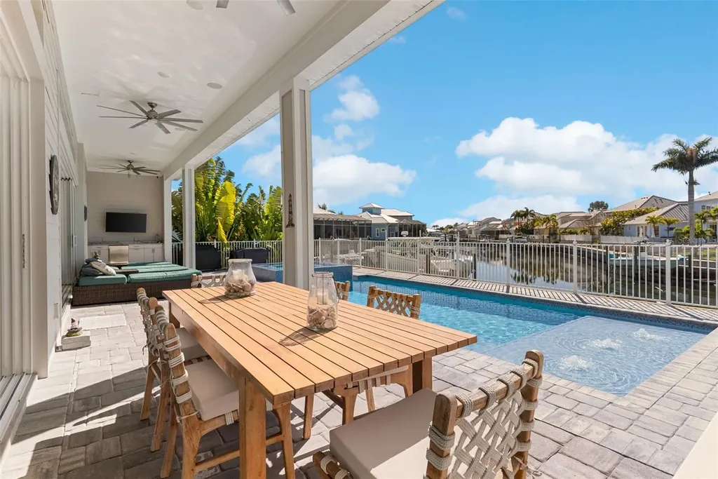 708 Pinckney Drive Apollo Beach FL 33572