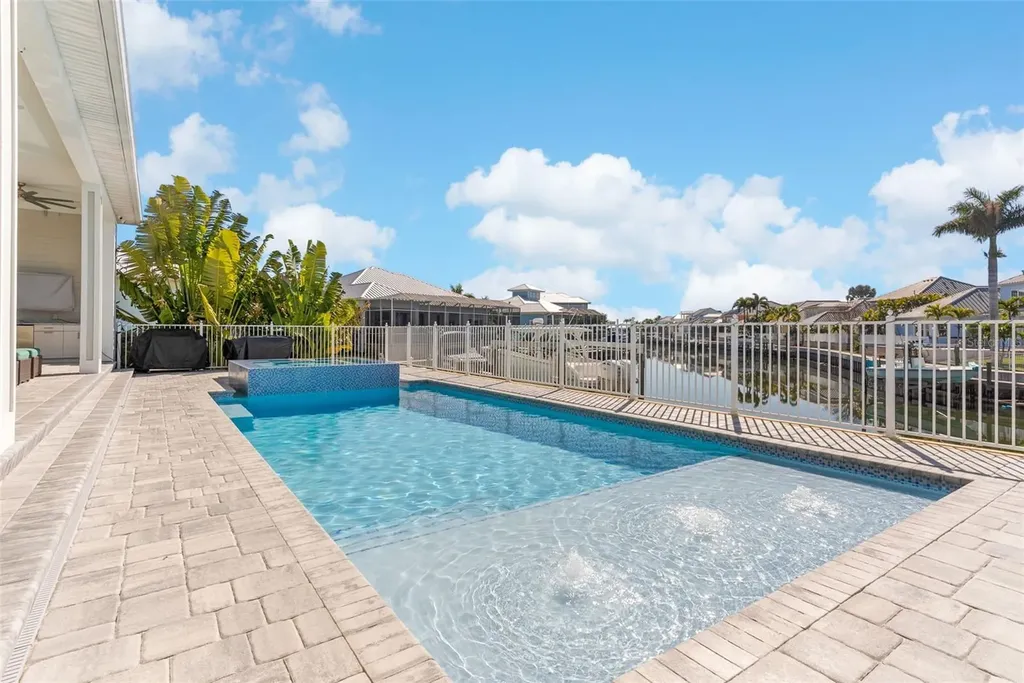 708 Pinckney Drive Apollo Beach FL 33572