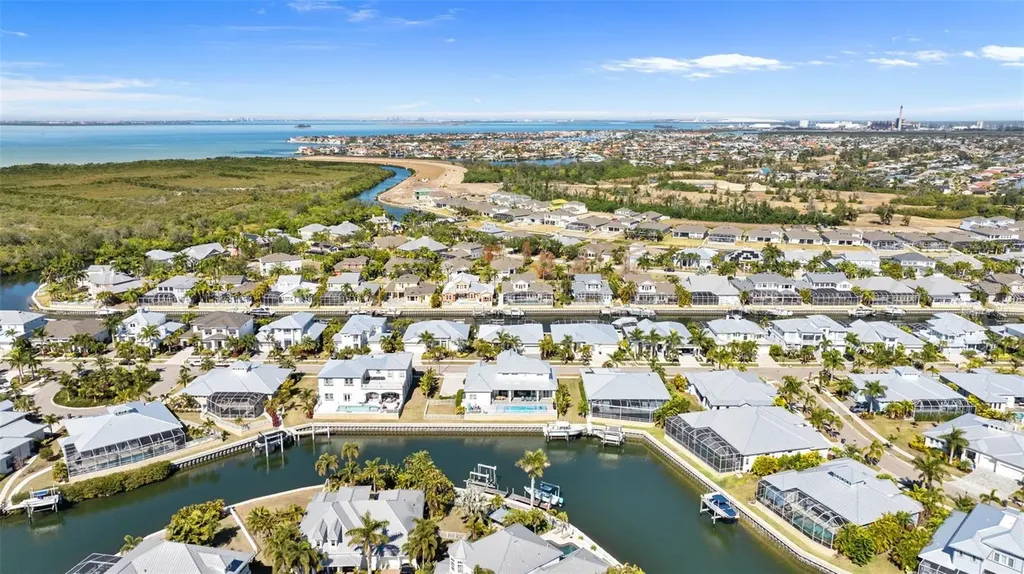 708 Pinckney Drive Apollo Beach FL 33572