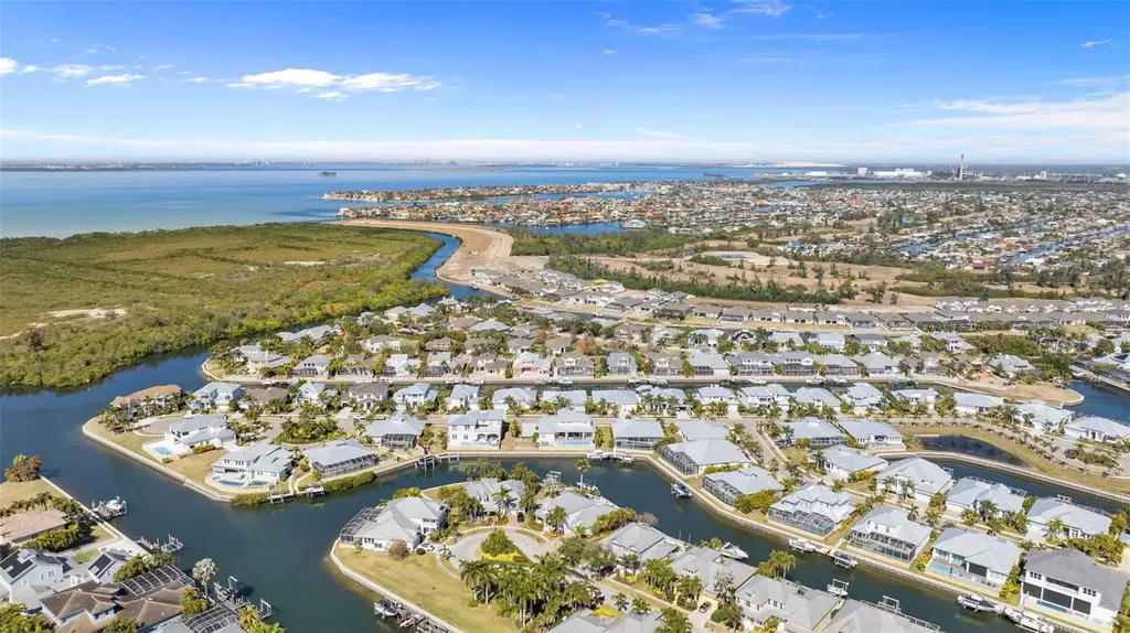 708 Pinckney Drive Apollo Beach FL 33572