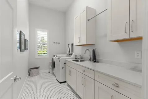 708 Pinckney Drive Apollo Beach FL 33572
