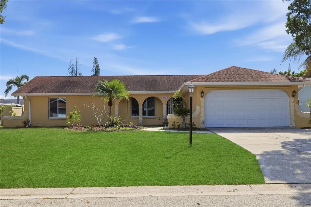 6007 9th Avenue W Bradenton FL 34209