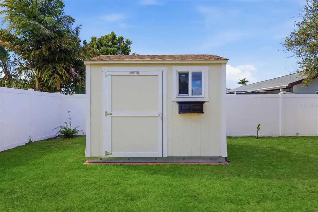6007 9th Avenue W Bradenton FL 34209