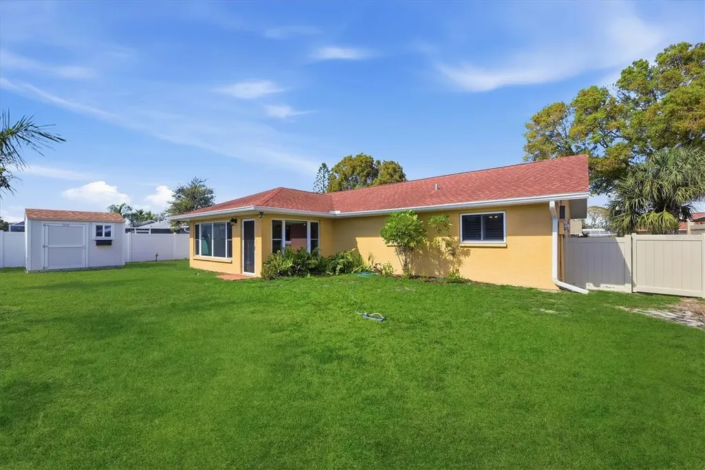 6007 9th Avenue W Bradenton FL 34209