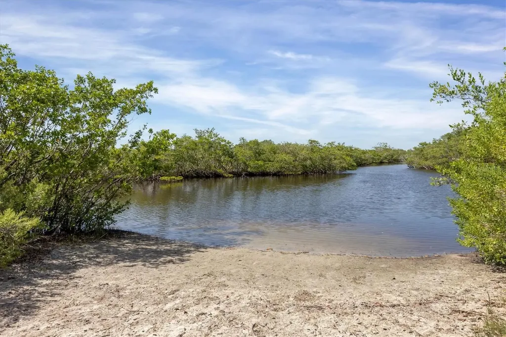 6007 9th Avenue W Bradenton FL 34209