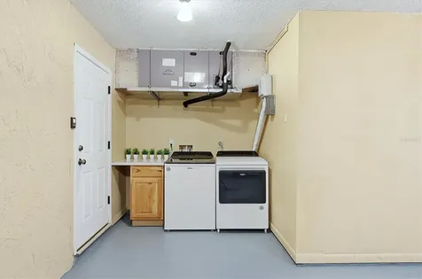 6007 9th Avenue W Bradenton FL 34209