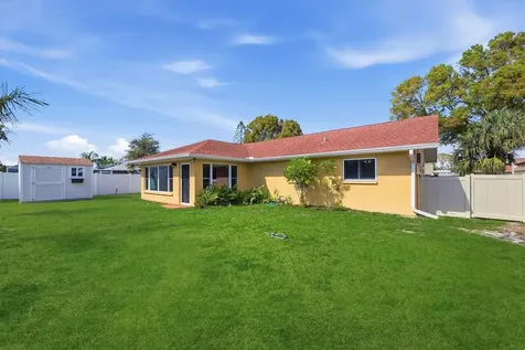 6007 9th Avenue W Bradenton FL 34209
