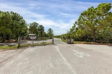 6007 9th Avenue W Bradenton FL 34209