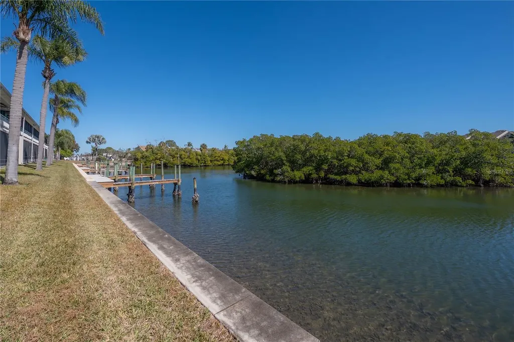 8812 Bay Pointe Drive Tampa FL 33615