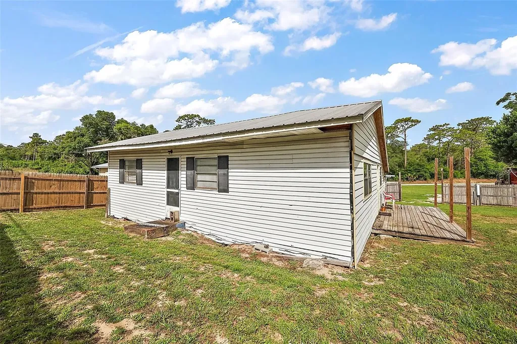 25031 County Road 42 Paisley FL 32767