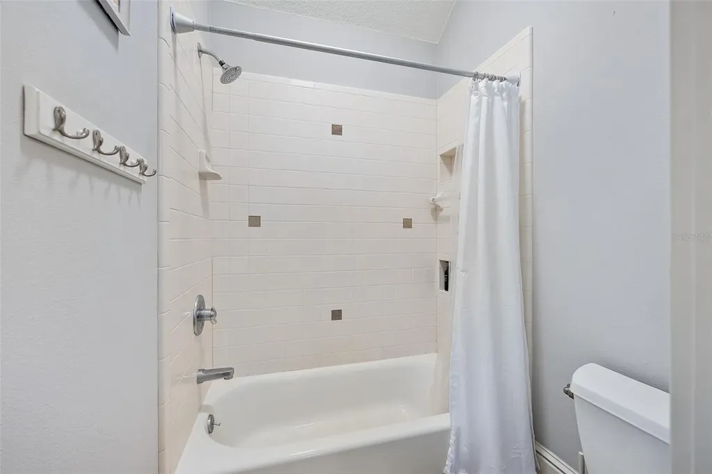 2 Hickory Lane Daytona Beach FL 32118