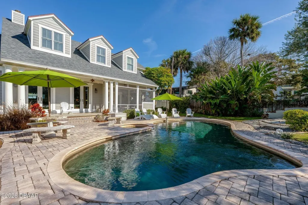 2 Hickory Lane Daytona Beach FL 32118