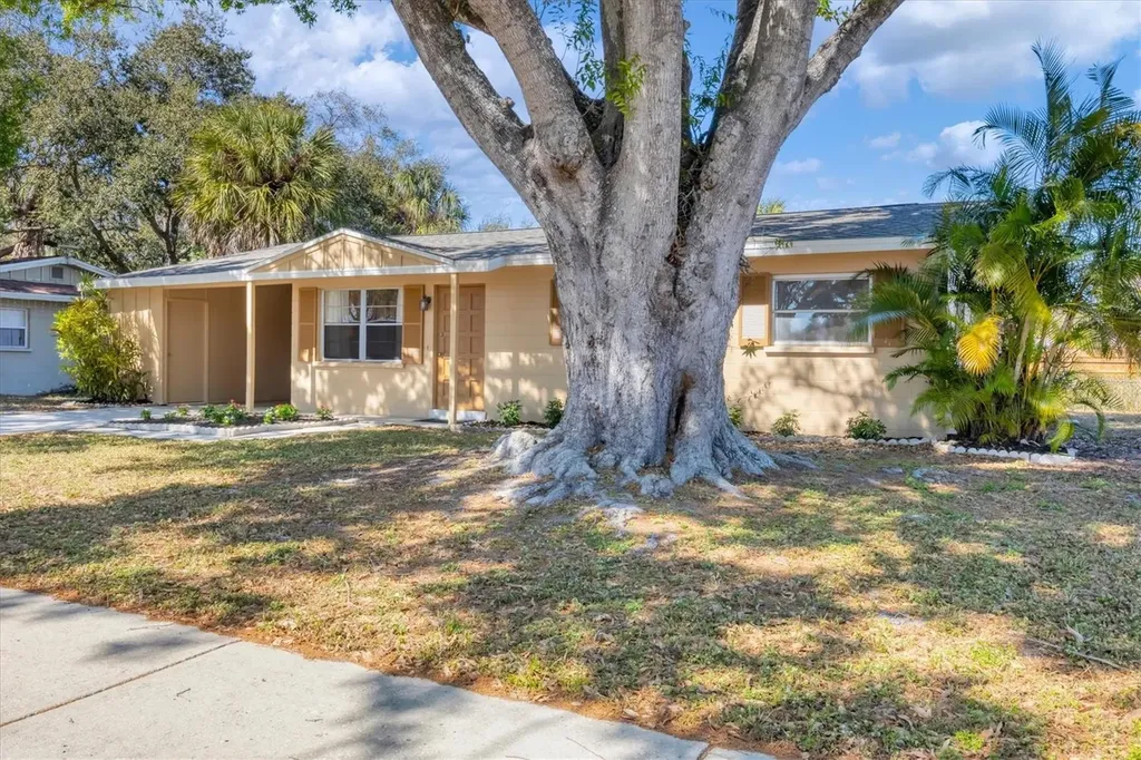 5135 Brookmeade Drive Sarasota FL 34232