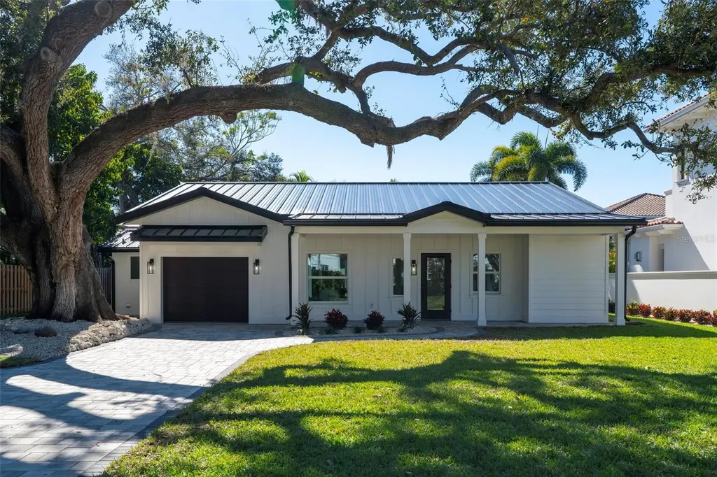 1834 Bougainvillea Street Sarasota FL 34239