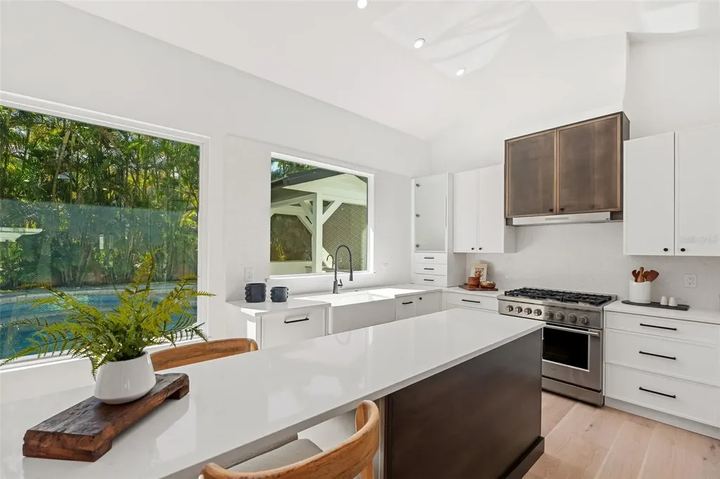 1834 Bougainvillea Street Sarasota FL 34239