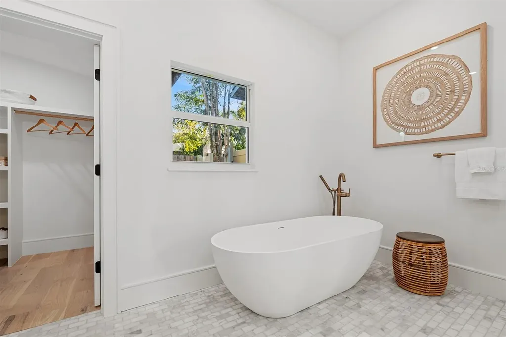 1834 Bougainvillea Street Sarasota FL 34239