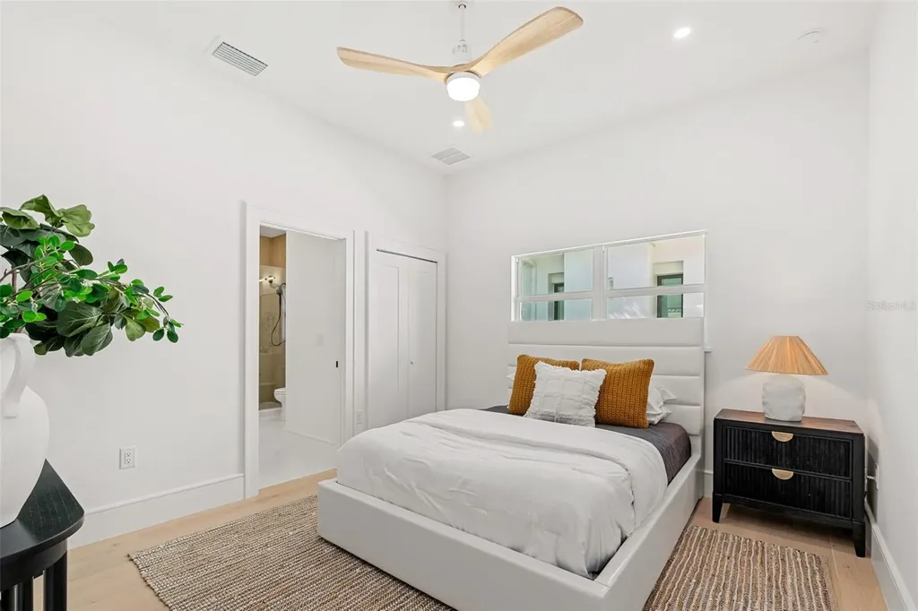 1834 Bougainvillea Street Sarasota FL 34239