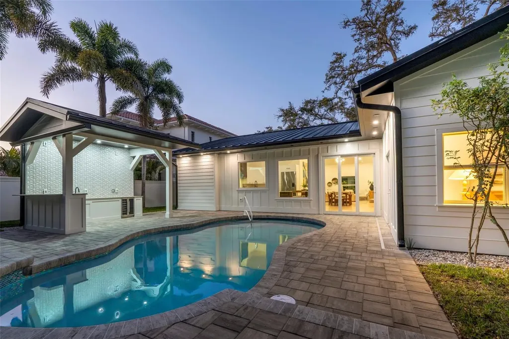1834 Bougainvillea Street Sarasota FL 34239