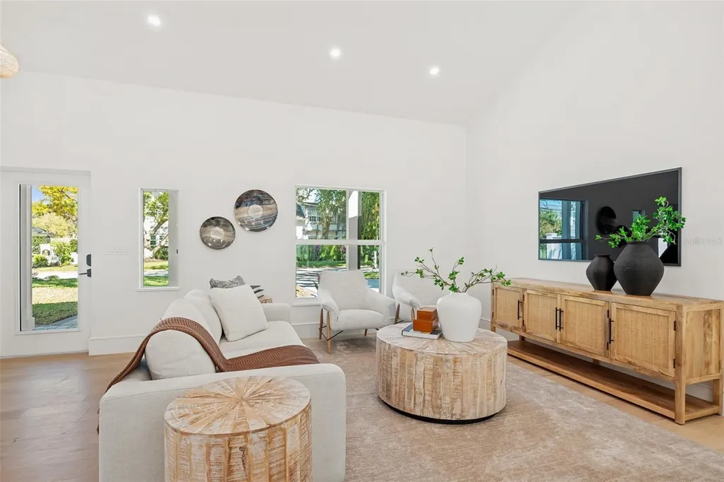 1834 Bougainvillea Street Sarasota FL 34239
