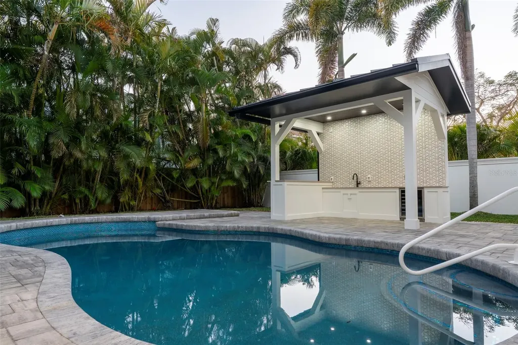1834 Bougainvillea Street Sarasota FL 34239