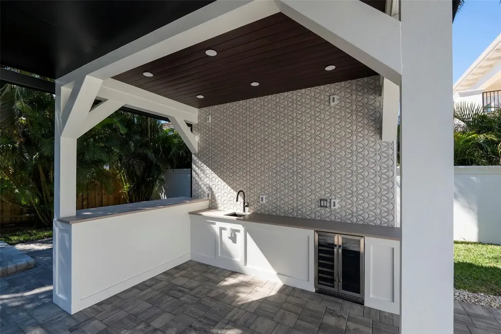 1834 Bougainvillea Street Sarasota FL 34239
