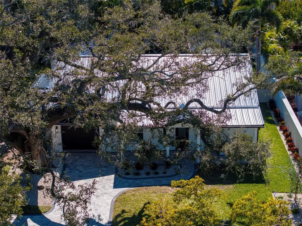 1834 Bougainvillea Street Sarasota FL 34239