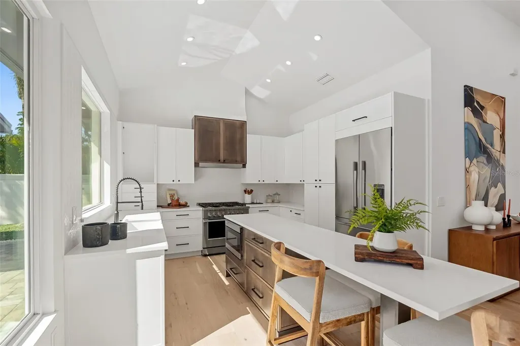 1834 Bougainvillea Street Sarasota FL 34239