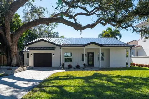 1834 Bougainvillea Street Sarasota FL 34239