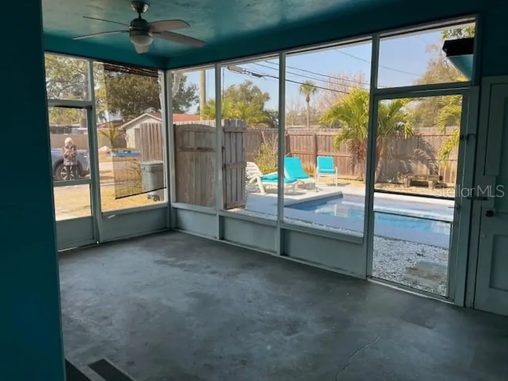 5325 11th Avenue S Gulfport FL 33707