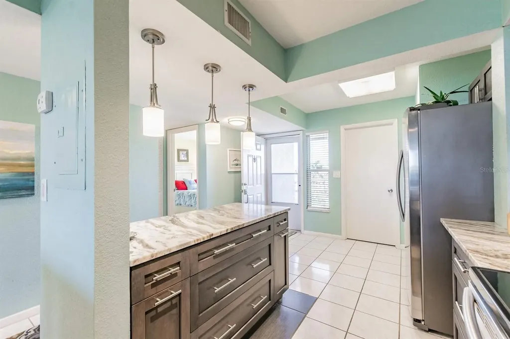 5901 Bahia Del Mar Circle St Petersburg FL 33715