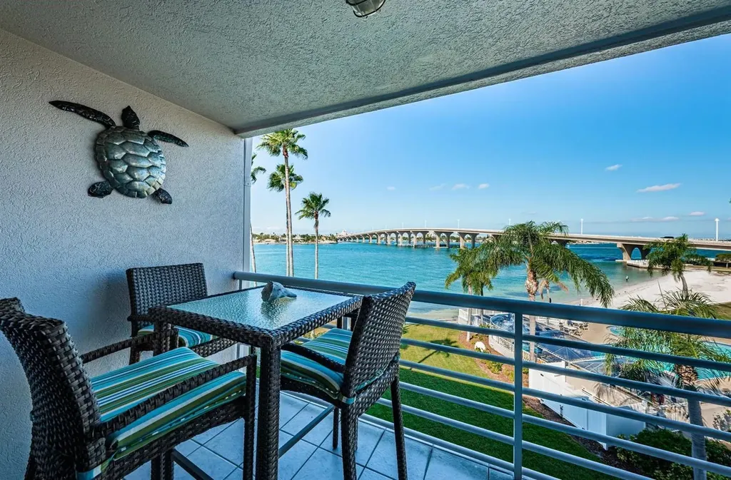 5901 Bahia Del Mar Circle St Petersburg FL 33715