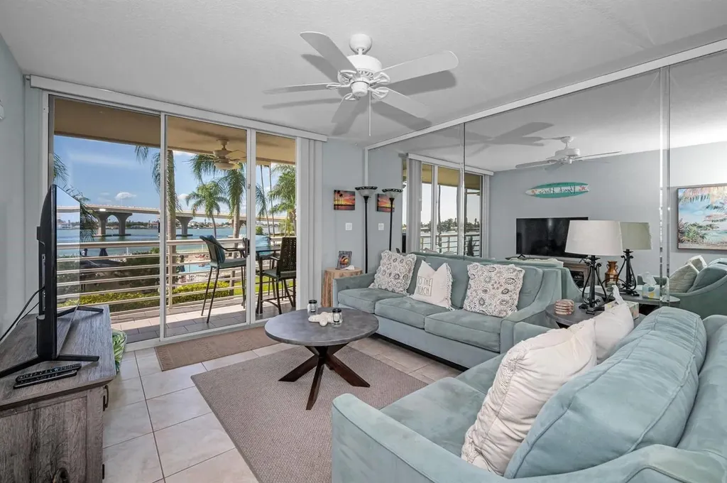 5901 Bahia Del Mar Circle St Petersburg FL 33715