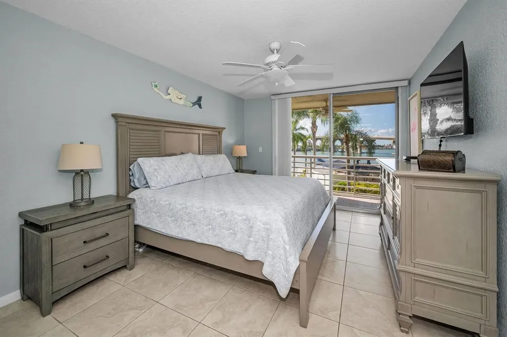5901 Bahia Del Mar Circle St Petersburg FL 33715