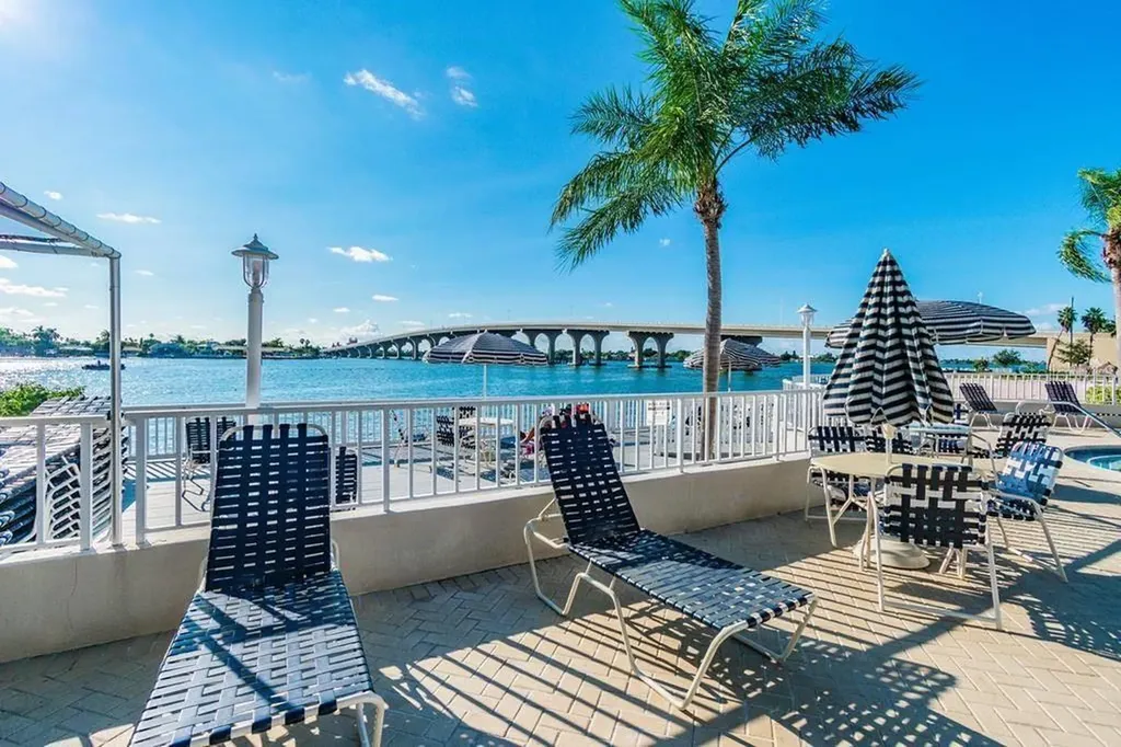 5901 Bahia Del Mar Circle St Petersburg FL 33715