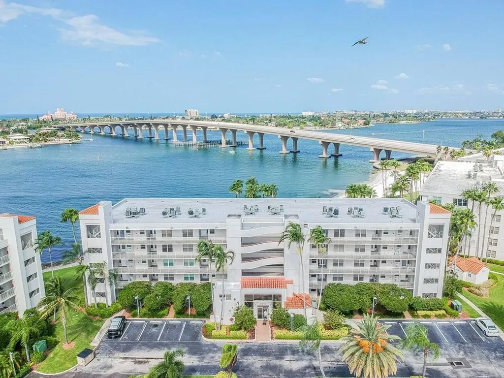 5901 Bahia Del Mar Circle St Petersburg FL 33715