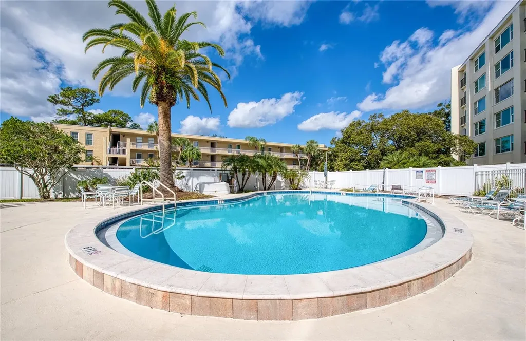 225 Country Club Drive Largo FL 33771