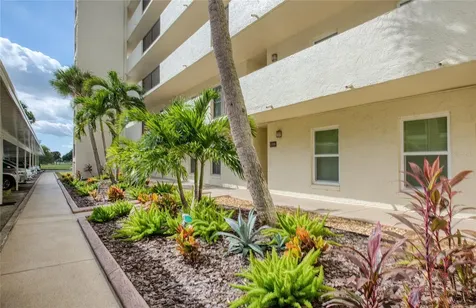 225 Country Club Drive Largo FL 33771