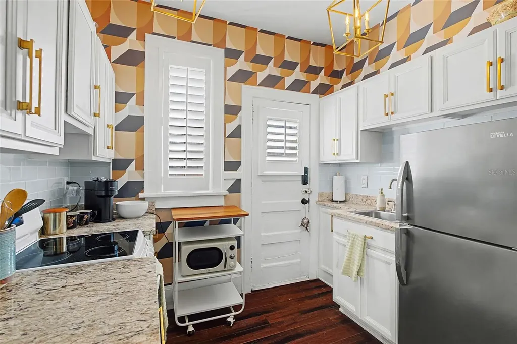210 N 17th Street W Bradenton FL 34205