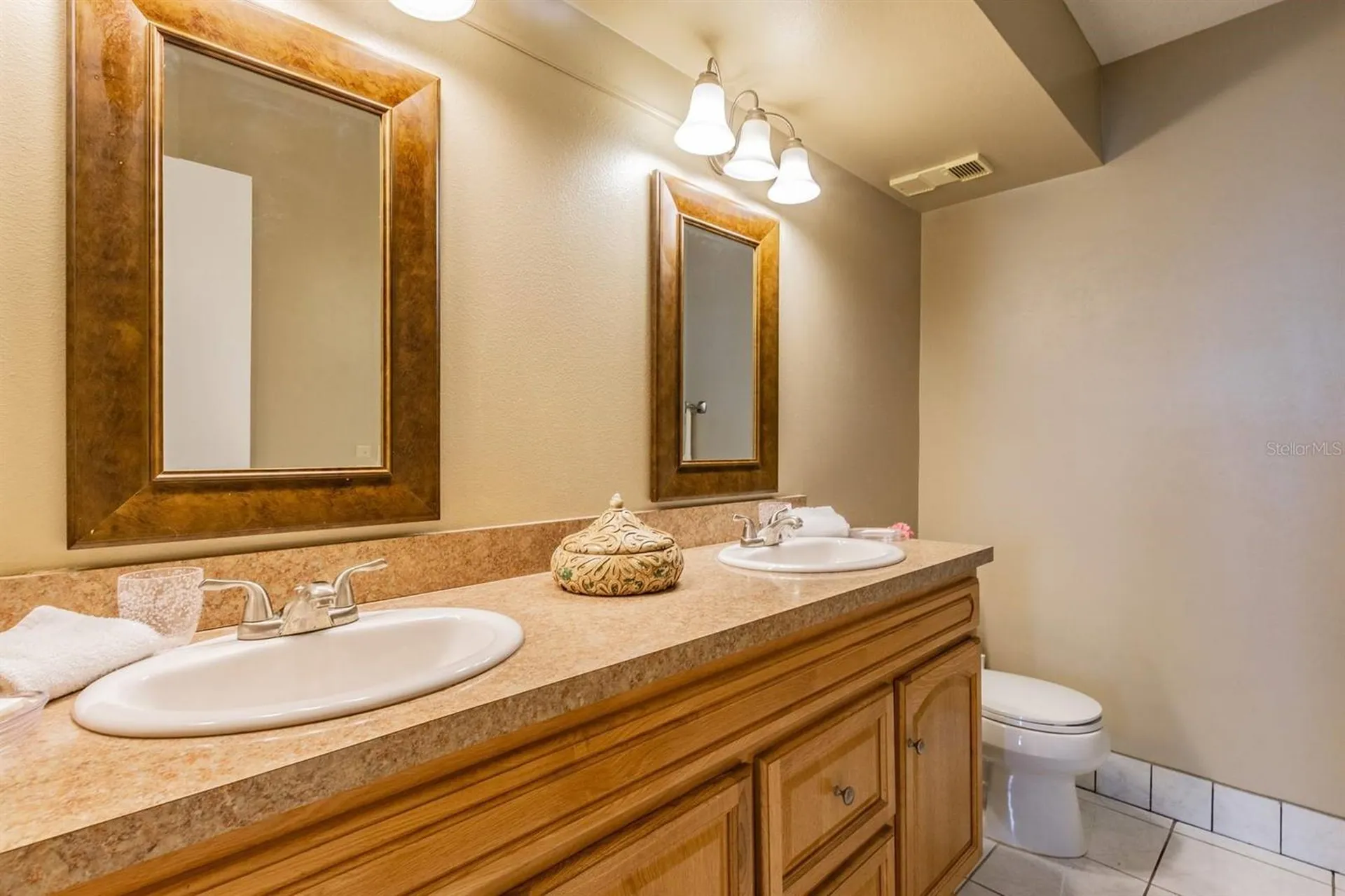 5701 Bahia Del Mar Circle St Petersburg FL 33715