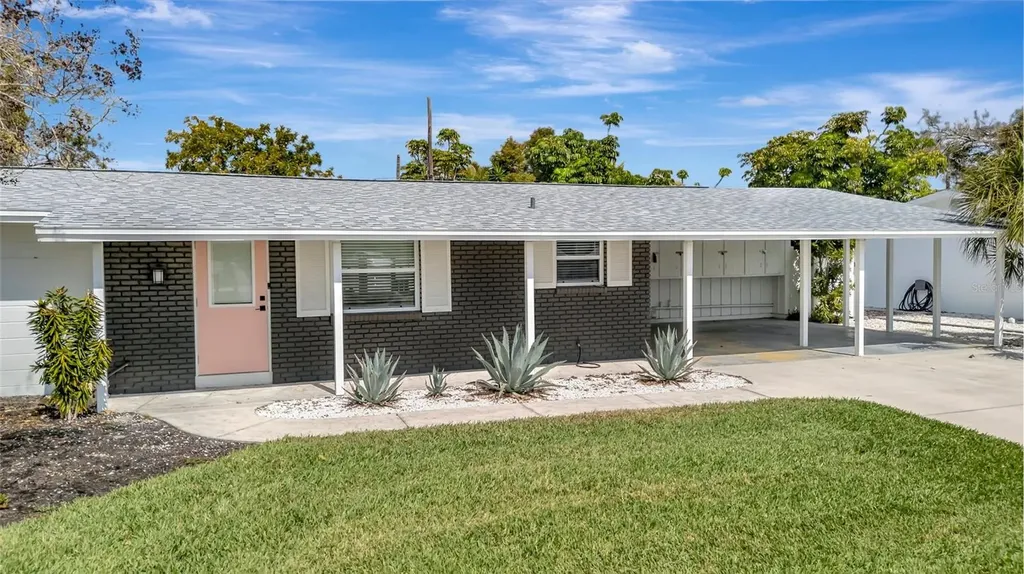 6426 Colonial Drive Sarasota FL 34231