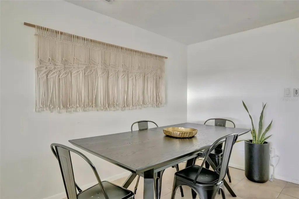 6426 Colonial Drive Sarasota FL 34231