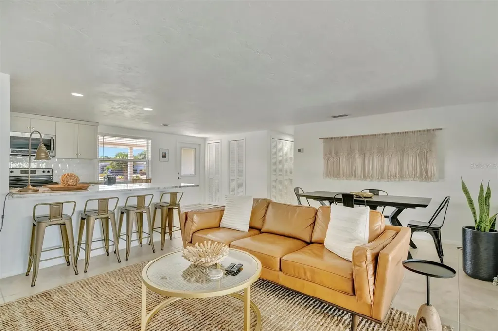 6426 Colonial Drive Sarasota FL 34231