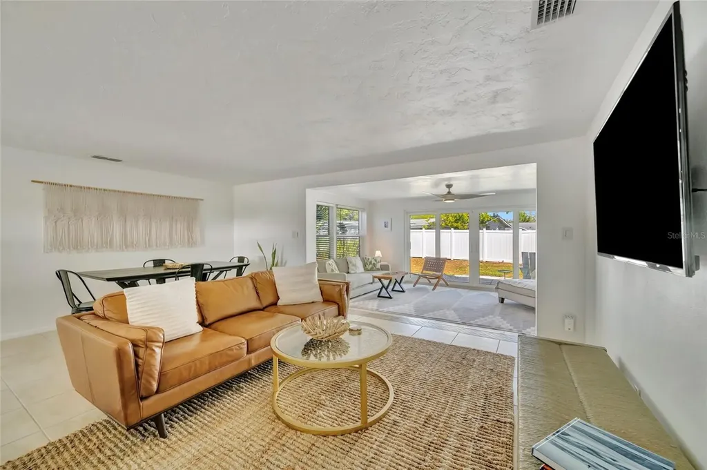 6426 Colonial Drive Sarasota FL 34231