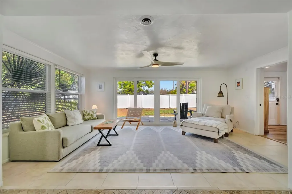 6426 Colonial Drive Sarasota FL 34231