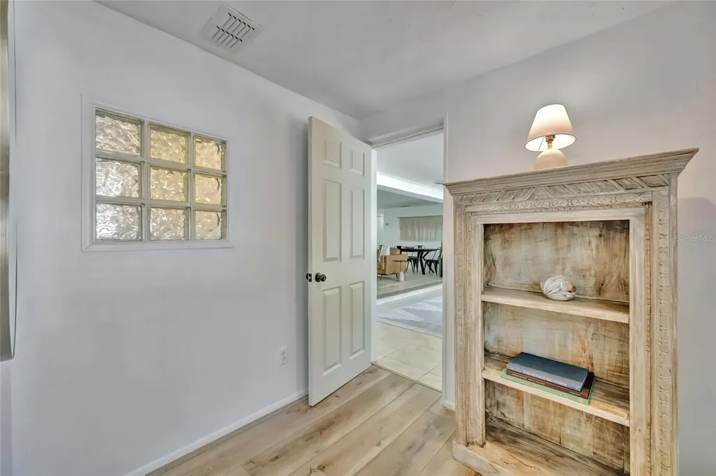 6426 Colonial Drive Sarasota FL 34231