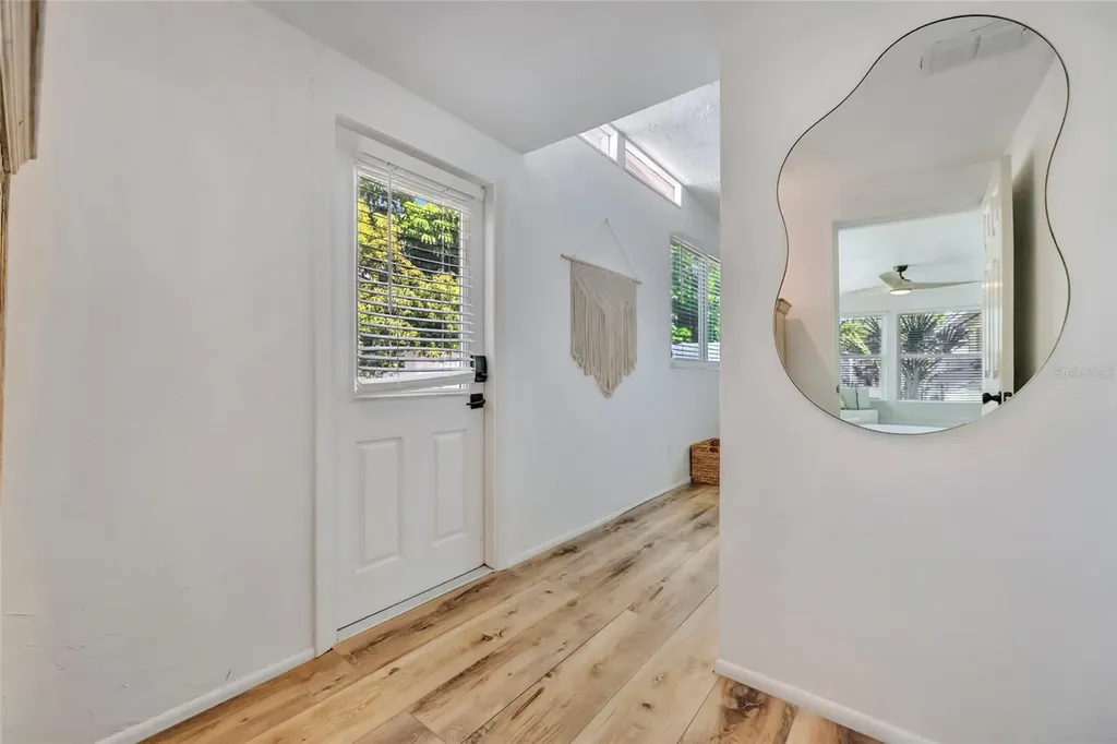 6426 Colonial Drive Sarasota FL 34231